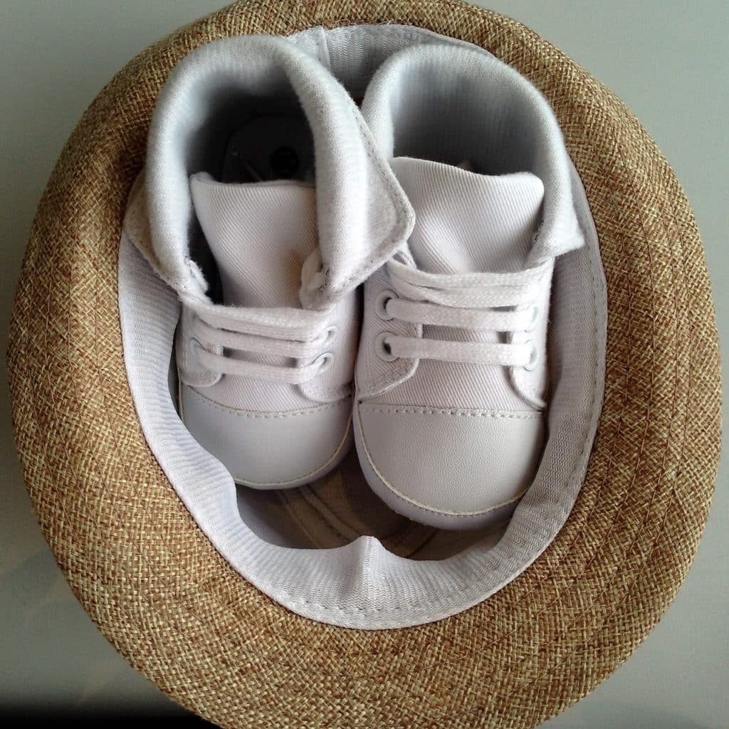 כובע ונעליים